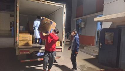 阳信 校长当上装卸工，日夜奋战不言悔